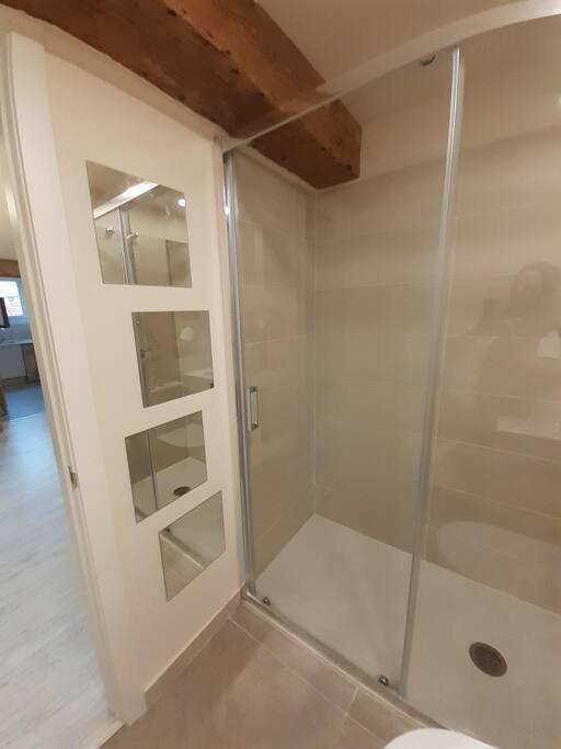 De Diseno. Moderno Y Acogedor. 2 Apartamento