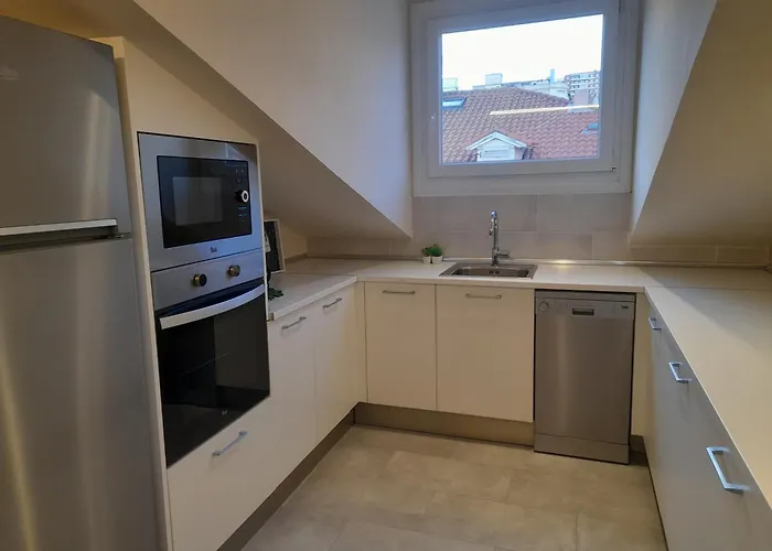 Apartamento De Diseno. Moderno Y Acogedor. 2